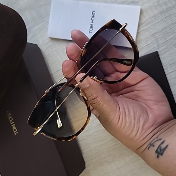 Tom Ford Sunglasses - Picture 4 of 12
